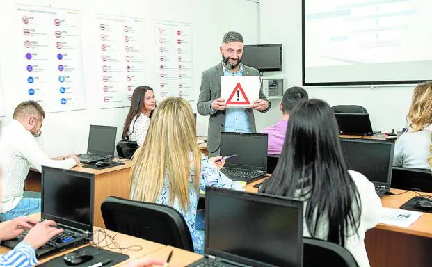 Educación Sólo Permitirá Ser Profesor De Autoescuela A Quien Sepa ...